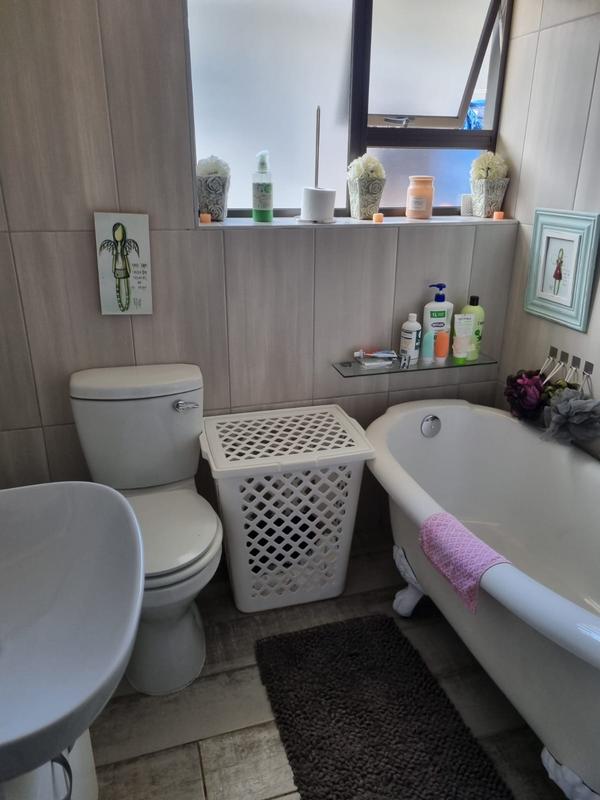 3 Bedroom Property for Sale in Dana Bay Western Cape